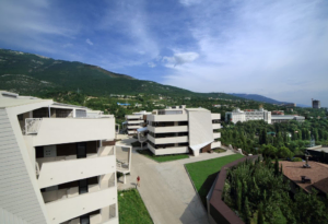 Жилой комплекс в заповедной зоне над г. Ялта, ул. Красина