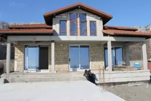 Продается дом в греческом стиле в пригороде г. Ялта, с. Оползневое