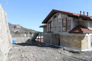 Продается дом в греческом стиле в пригороде г. Ялта, с. Оползневое