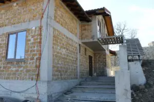 Продается дом в греческом стиле в пригороде г. Ялта, с. Оползневое