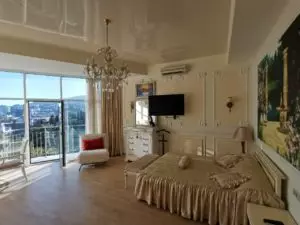 Квартира с панорамными окнами в самом центре г. Ялта