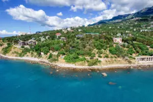 Клубный дом у самого моря в Алупке