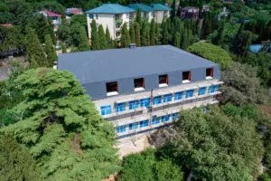 Клубный дом у самого моря в Алупке