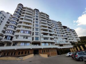 Продается просторная 2-комнатная квартира в престижном ЖК «Царская тропа» (Ореанда, пригород Ялты)
