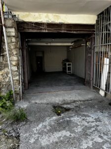 Гараж с автоматической ролетой в жилом районе г. Ялта