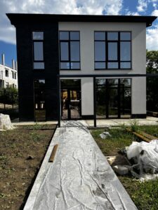 Современный дом с панорамным видом на море в поселке Горное (Ялта)