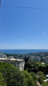 Видовая 2-комнатная квартира 62 м² с видом на море и город в ЖК «Гранд Ялта», г. Ялта